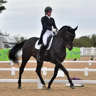 Ellie Roberts lincoln equestrian team